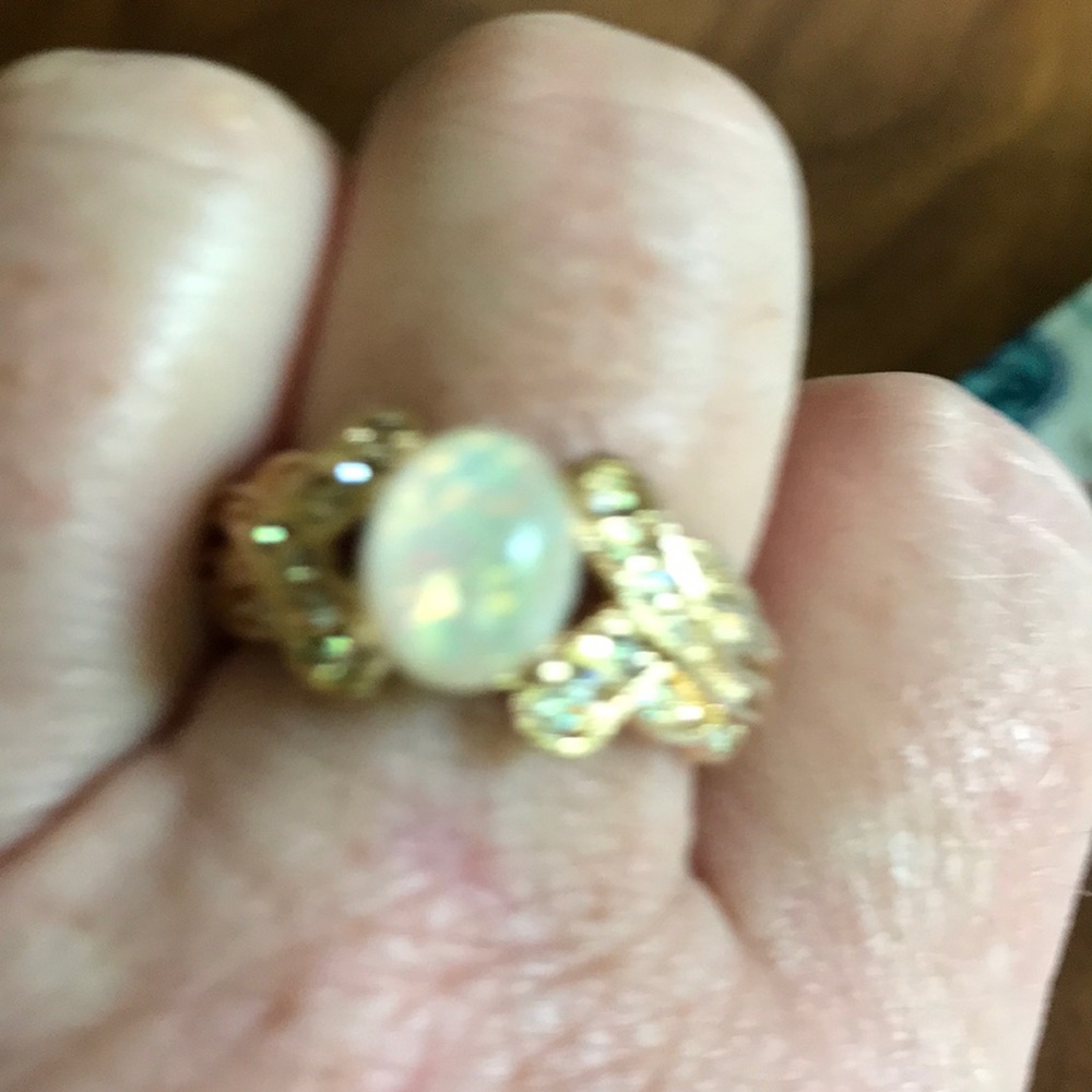 Pretty opal and gold costume ring